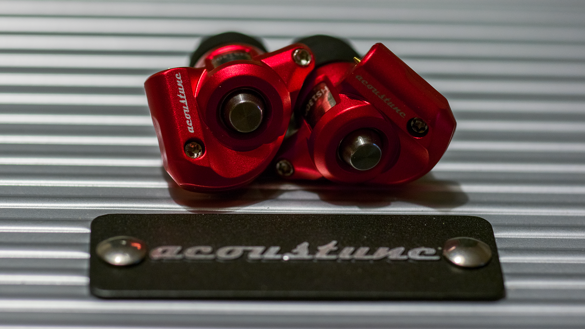 Acoustune HS1300SS review: Correctly colored